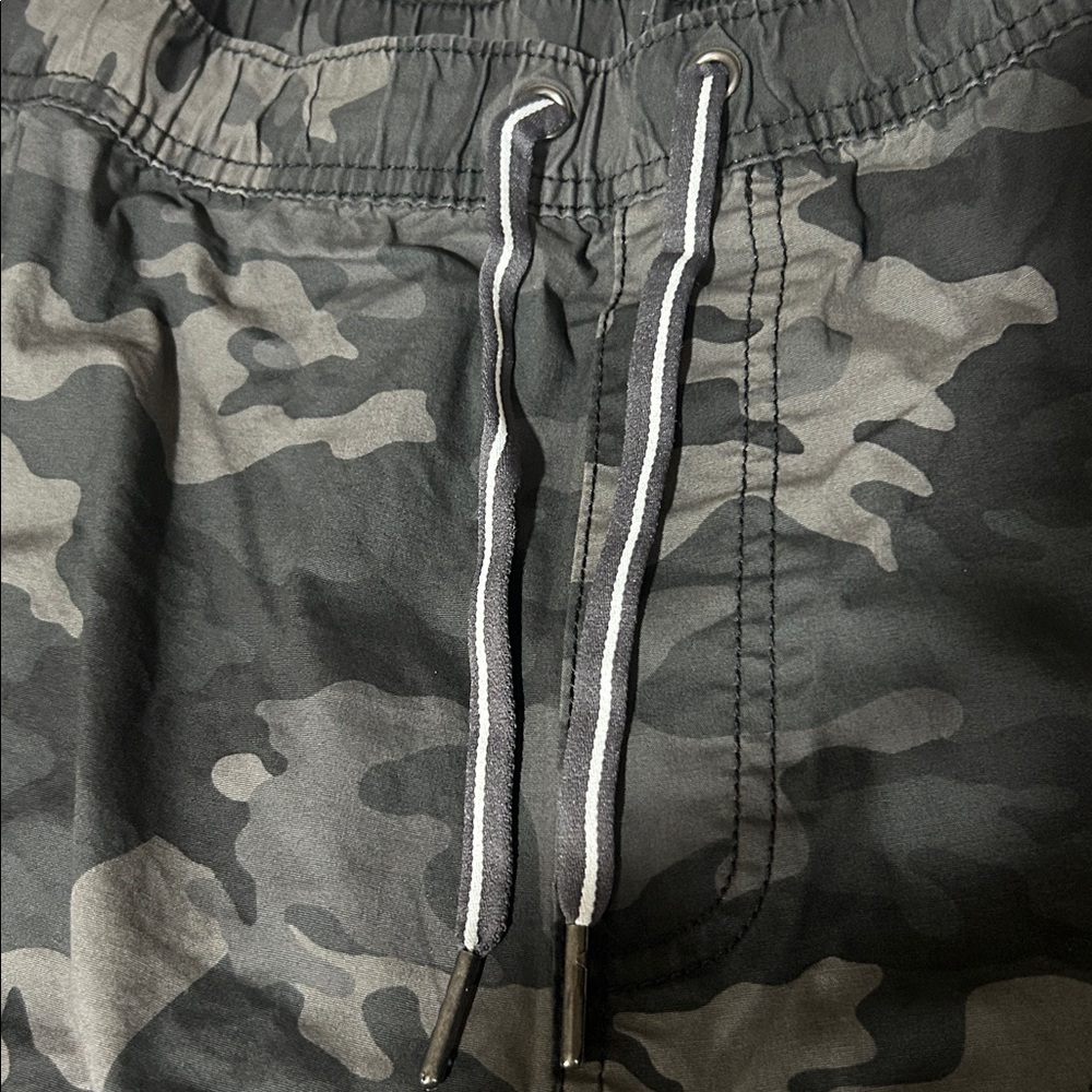 Men’s George Black and Gray Camo Cargo Above-The-Knee Shorts NWT size XL (40/42) - Picture 5 of 7